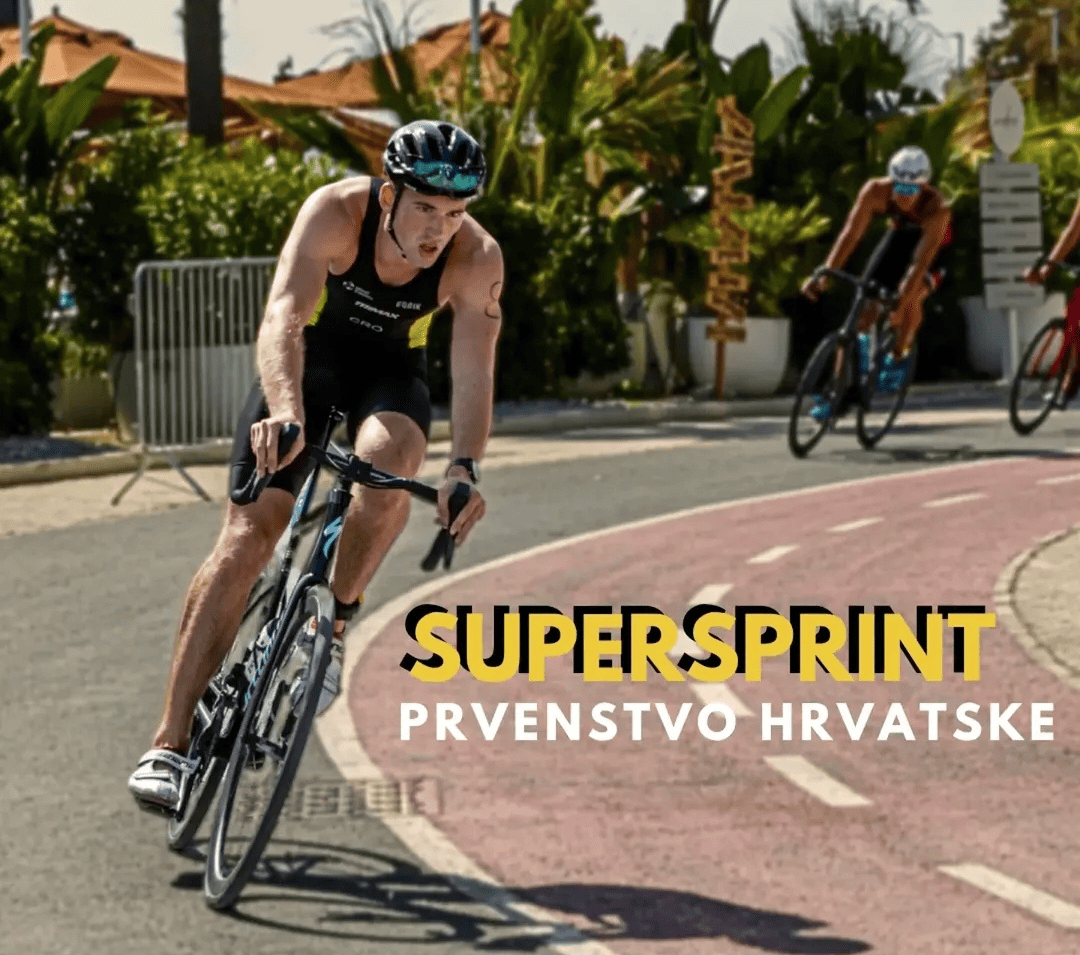 Matko Sarić na biciklističkom segmentu supersprint triatlona
