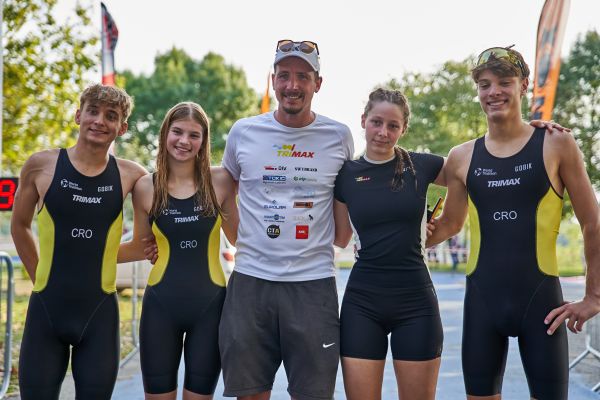 fis0208E3D62538-CDD0-BD2A-B132-DBD7C0B316D1.jpg