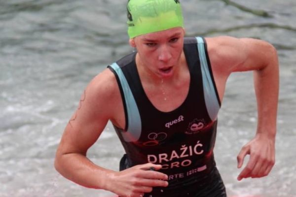 draz5cepano8CD89AA7-35AE-2E8B-D2DB-614AE61FD679.jpg