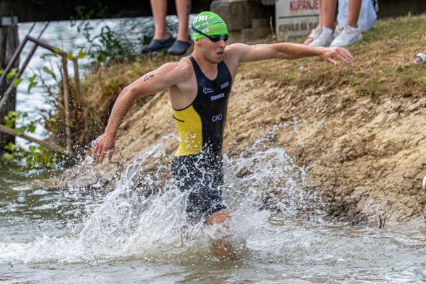 triatlon-i-14369C6BC8F-FCC8-1A0E-AA96-3A54DEDA475D.jpg